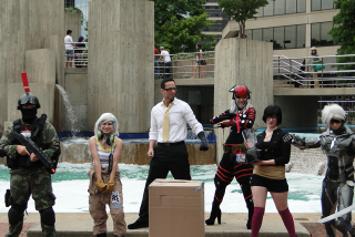 Illustration for article titled This Is How You Cosplay Metal Gear Rising Characters